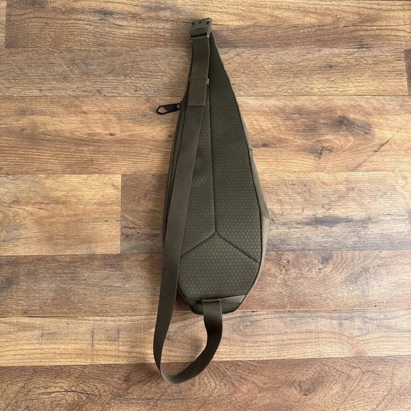 The North Face Electra Sling S Bag Military Green Hiking Fishing - Picture 2 of 9